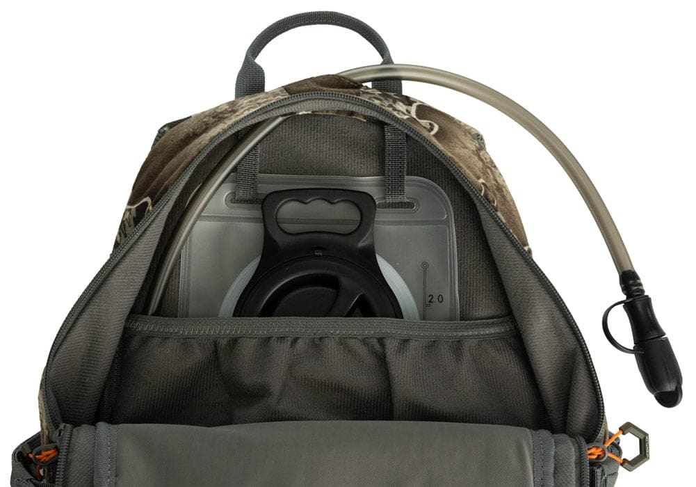 Full Hydration-Compatible Pocket