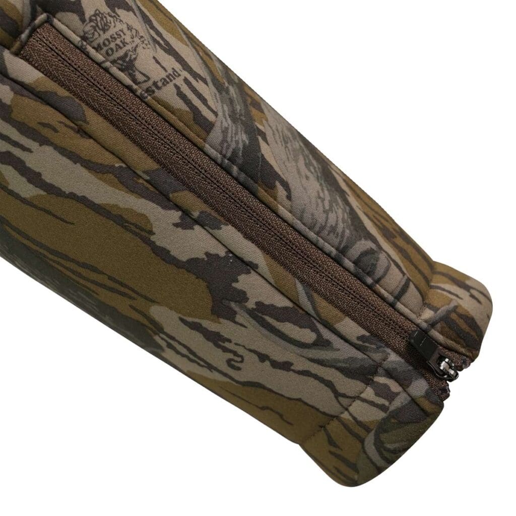 Zippered sleeve cuffs with gusset