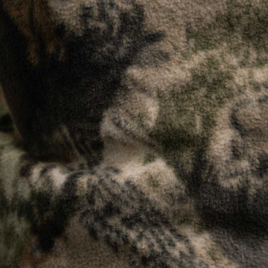 Deadly quiet 166g fleece outer shell.